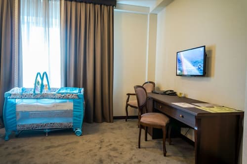 Royal Palace Hotel, Room