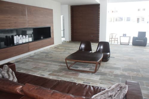 Amphora Hotel & Suites, Interior entrance