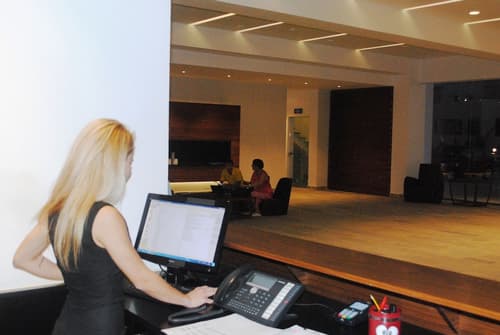 Amphora Hotel & Suites, Reception