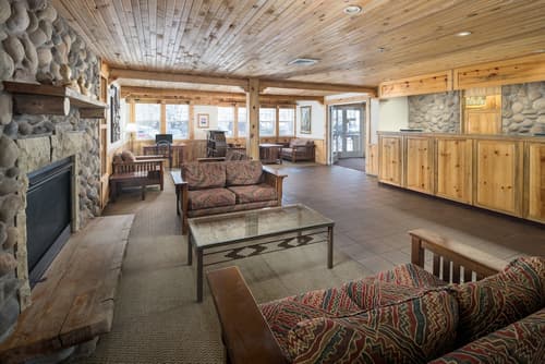 River Canyon Lodge, Reception