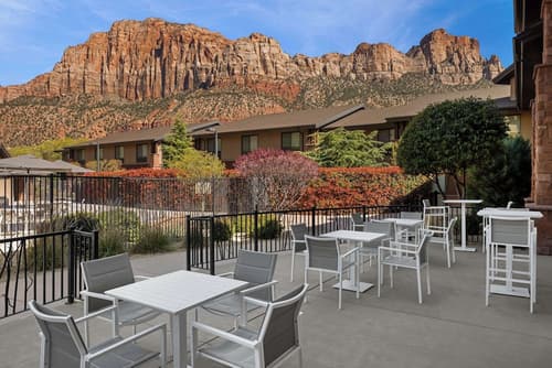 Hampton Inn & Suites Springdale/Zion National Park, Terrace/patio