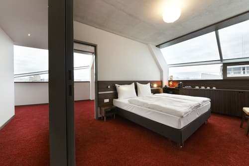 Simm’s Hotel – the cityhotel next to Metro U3, Room