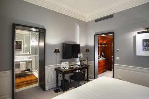 J.K. Place Roma, Room