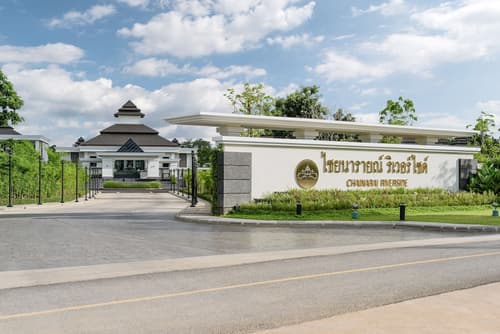 Chainarai Riverside, Front of property