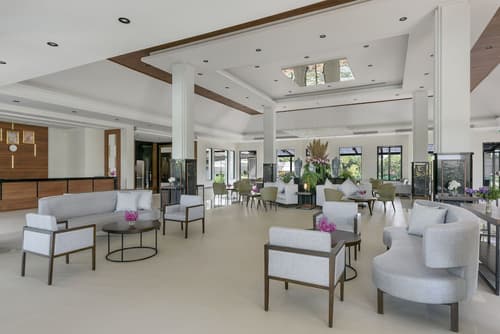 Chainarai Riverside, Lobby sitting area