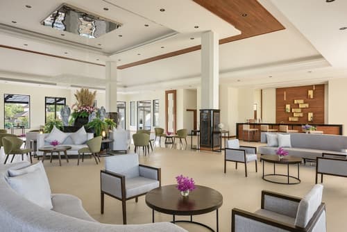 Chainarai Riverside, Lobby sitting area