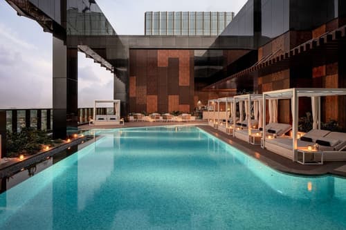 DoubleTree by Hilton Dubai M Square Hotel & Residences, Pool