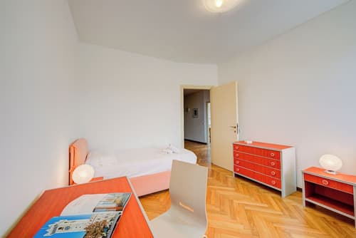 Margherita Near Lake - Family Friendly, Room