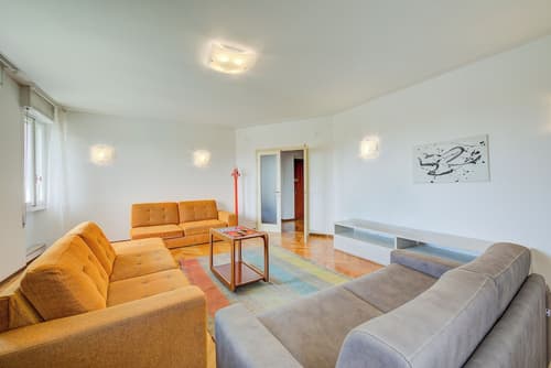 Margherita Near Lake - Family Friendly, Living area