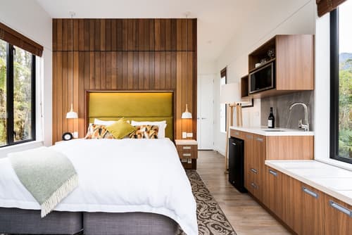 Rainforest Deluxe, Room