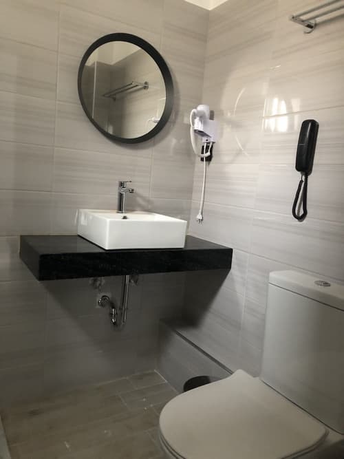 Evita Asty, Bathroom