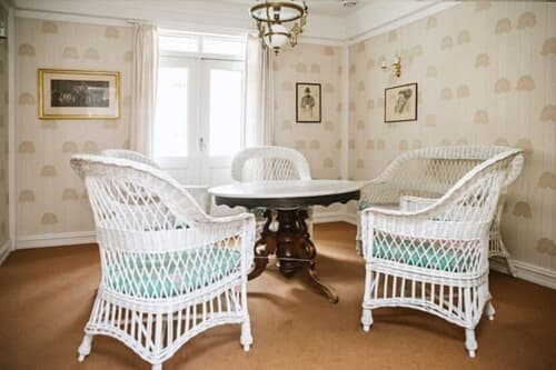 Lindstrøm Hotel, Lobby sitting area