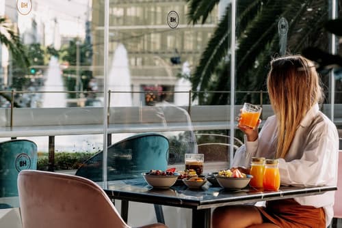 Skylark, Aluma Hotel & Resort, Restaurant