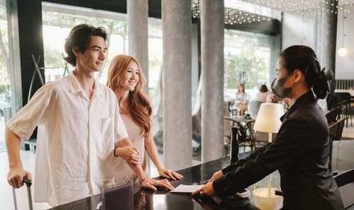 Cascade Hotel Bangkok, Reception