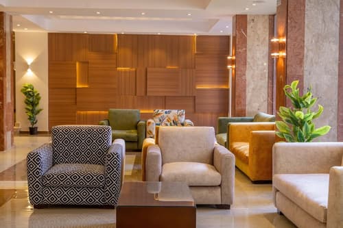 Nine Pyramids View Hotel, Reception