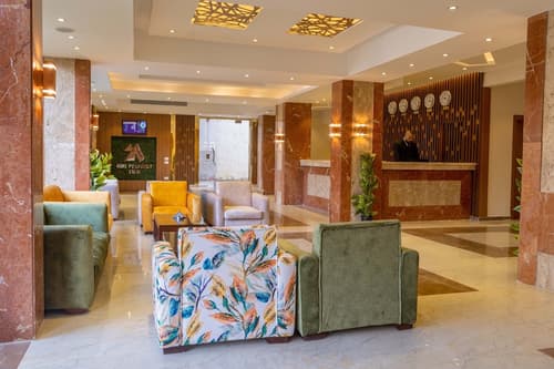 Nine Pyramids View Hotel, Reception