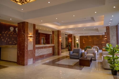 Nine Pyramids View Hotel, Reception