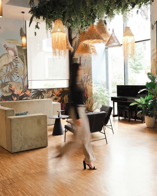 Dean's Home Budapest, Reception