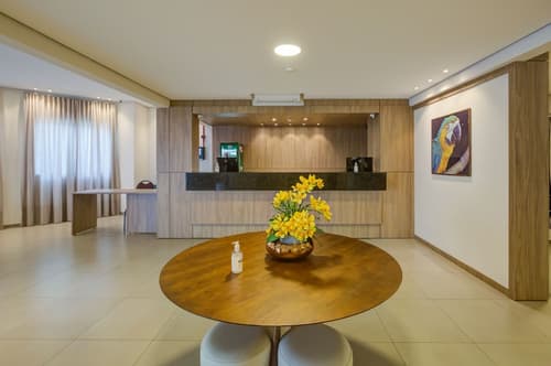 Viale Iguassu, Lobby