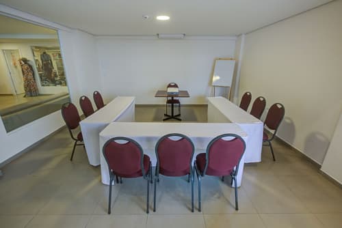 Viale Iguassu, Meeting facility