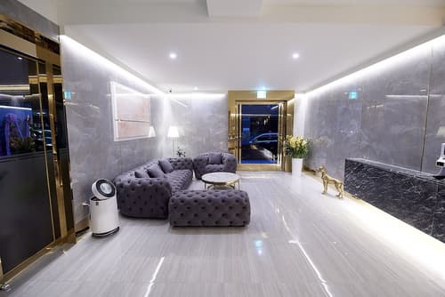 Den Basta Signature Hotel, Lobby