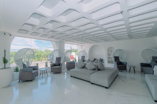 Loccal Collection Hotel, Lobby sitting area