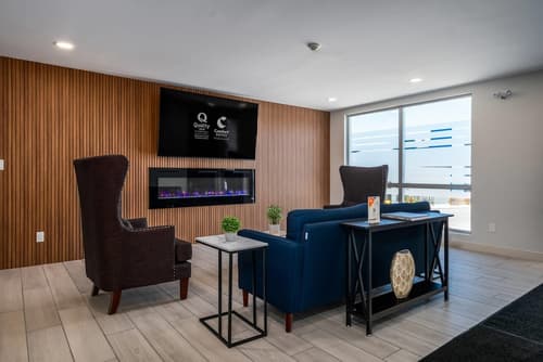 Comfort Suites Kingston Central, Lobby