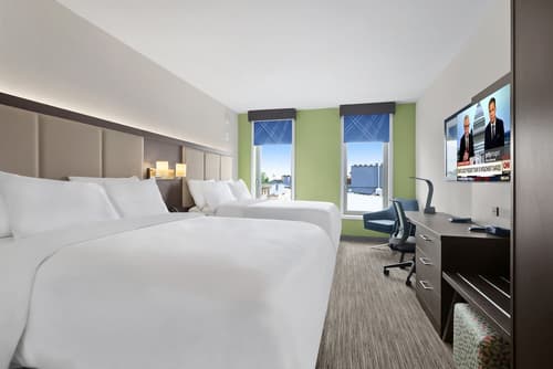 Hotel 1200, Room