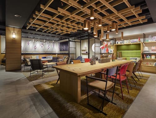 Moxy Kyoto, Lobby lounge