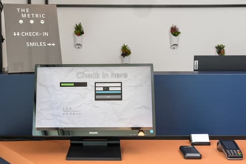 The Metric, Check-in/check-out kiosk