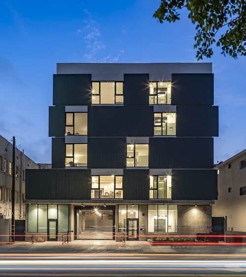 The Metric, Primary image