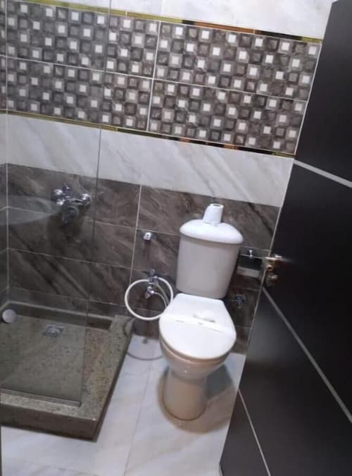 City Palace Hotel, Bathroom