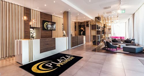 PLAZA Premium München, Reception
