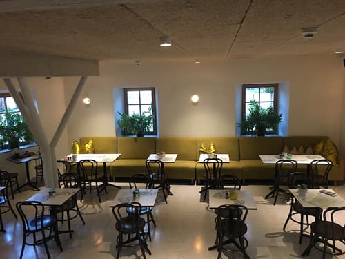 pradl elf my - apartment, Restaurant