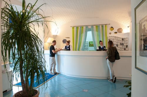 Hotel Panorama, Reception