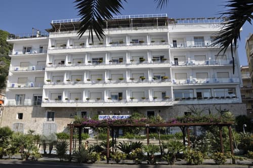 Hotel Panorama, Primary image