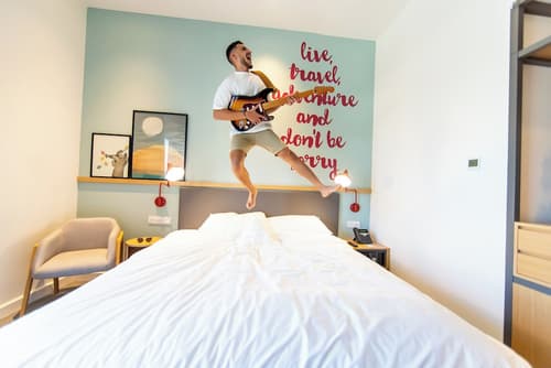 Rove City Walk, Room