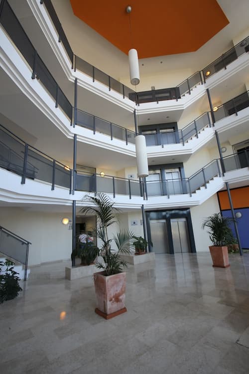 Apartamentos Vértice Sevilla Aljarafe, Lobby