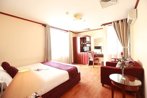 Flower Garden Hotel, Room