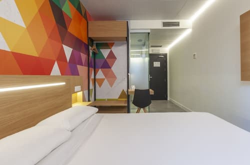 Vertice Roomspace Madrid, Room