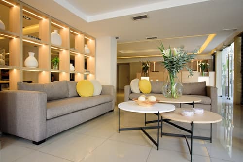 M Concept Hotel, Reception