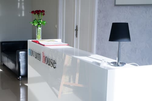 Novum House, Reception