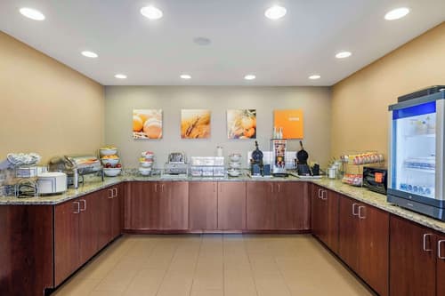 Comfort Inn & Suites, Breakfast area