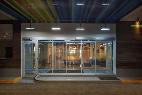 Renovated Aloft Cancun, Lobby lounge