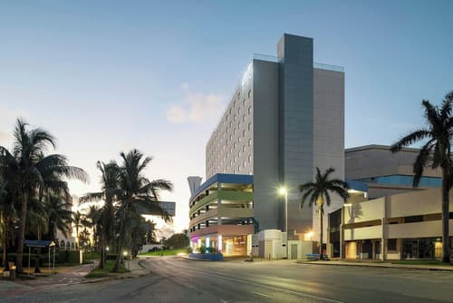 Renovated Aloft Cancun, Exterior