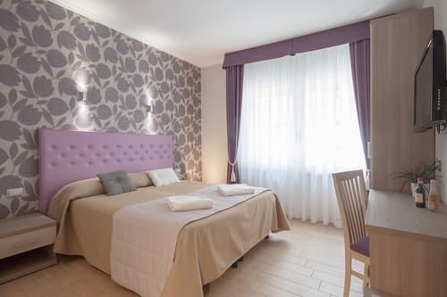 Rome King Suite, Primary image