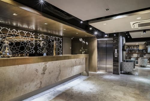 AHC Grand Bazaar Hotel, Reception