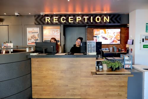 St Christopher's Inns The Canal Hostel, Reception