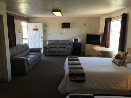 The Riverside Ranch RV Park, Motel & Campground, Room