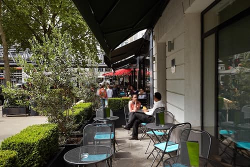 Hôtel Tourisme Avenue, Terrace/patio